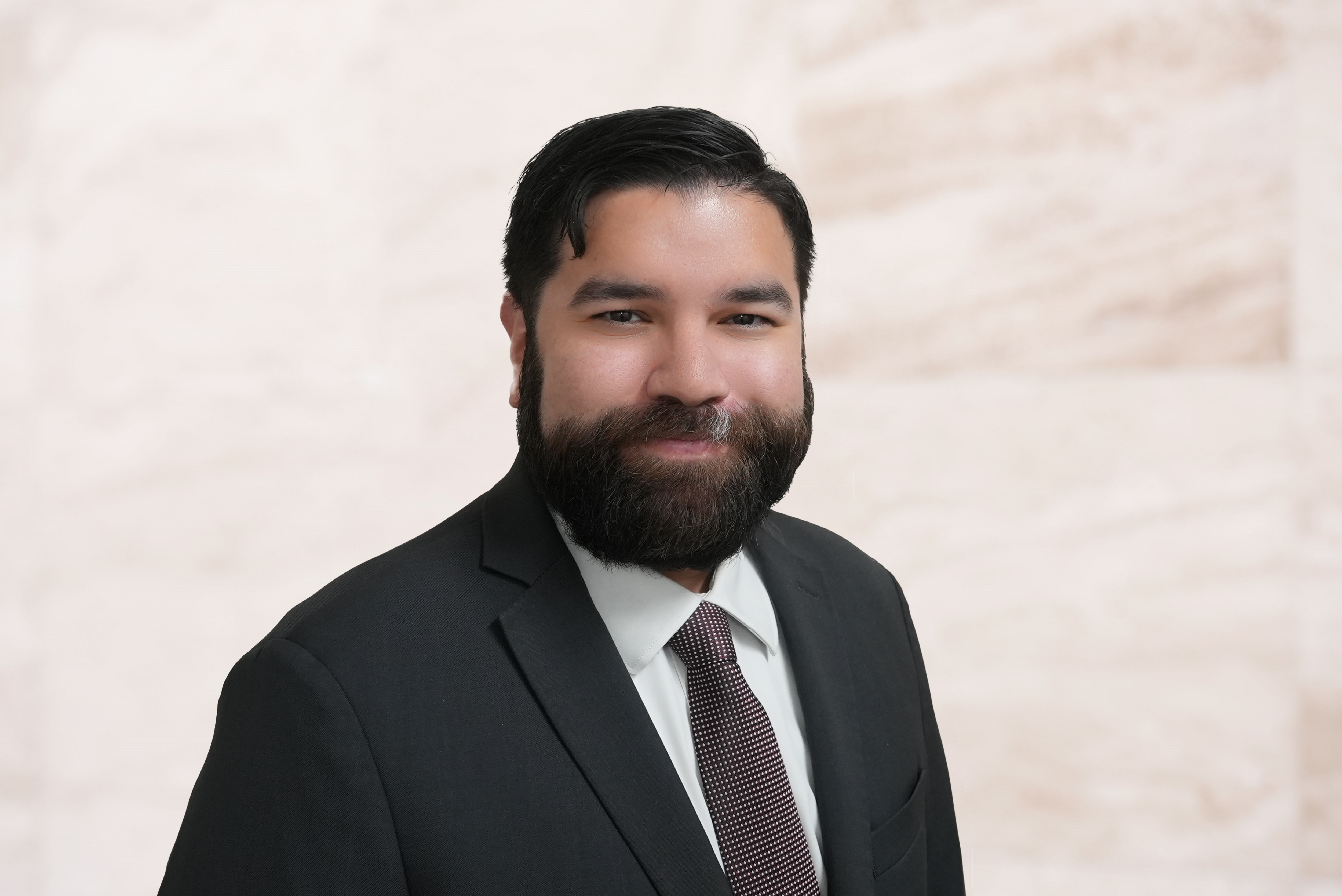 meet melvin thathiah, an experienced attorney at the law office of bryan fagan, robert ohanesian headshot